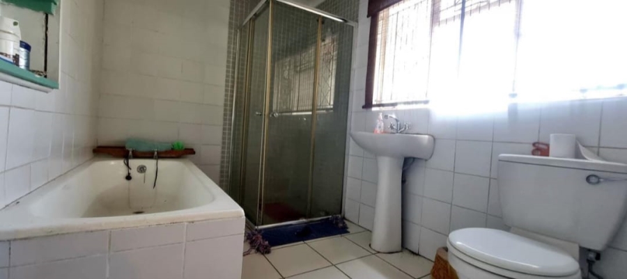 4 Bedroom Property for Sale in Summerpride Eastern Cape